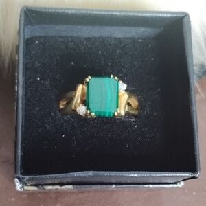 Elegant Gold and Green Malachite Stone Ring